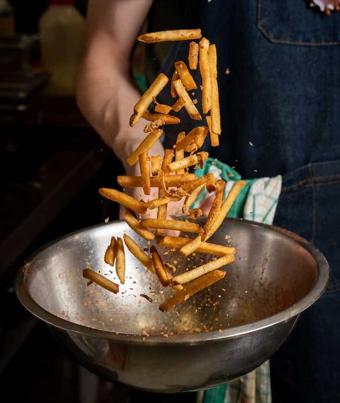 Frietwagen eindhoven, bak met friet erin